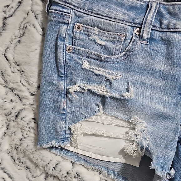 American Eagle Outfitters Light Wash Ripped Jean Shorts - Picture 2 of 10